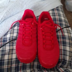 All red Air max plus